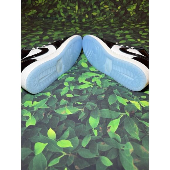 Nike Air Jordan 1 Low SE Youth GS Size 4.5Y Concord Black/White - Picture 3 of 4